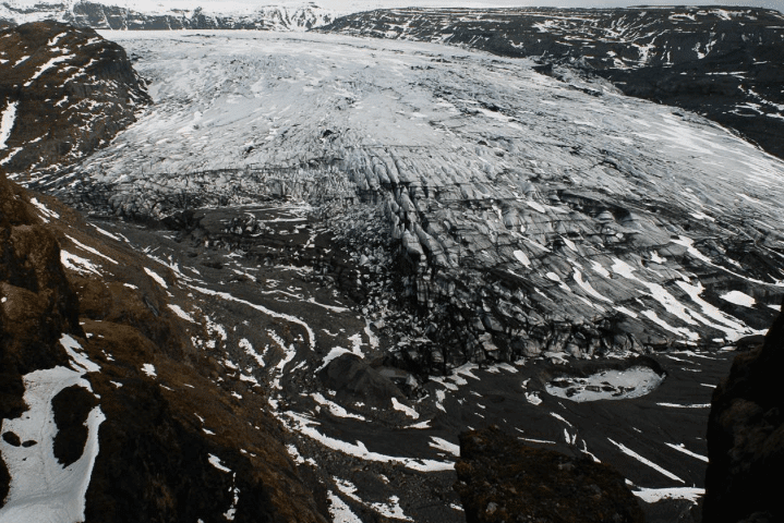 Ein Gletscher im Süden Islands im Rückzug