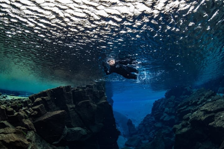 Tauchen in der Silfra Spalte | Treffpunkt Þingvellir