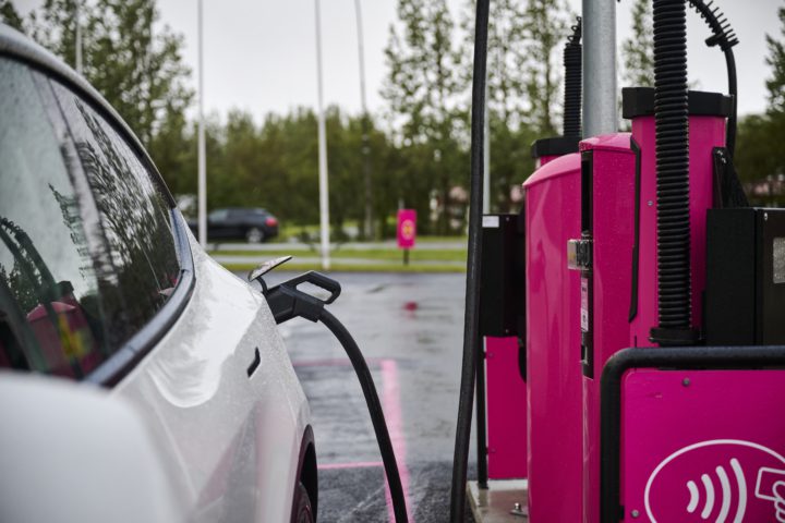 Island mit dem Elektroauto entdecken